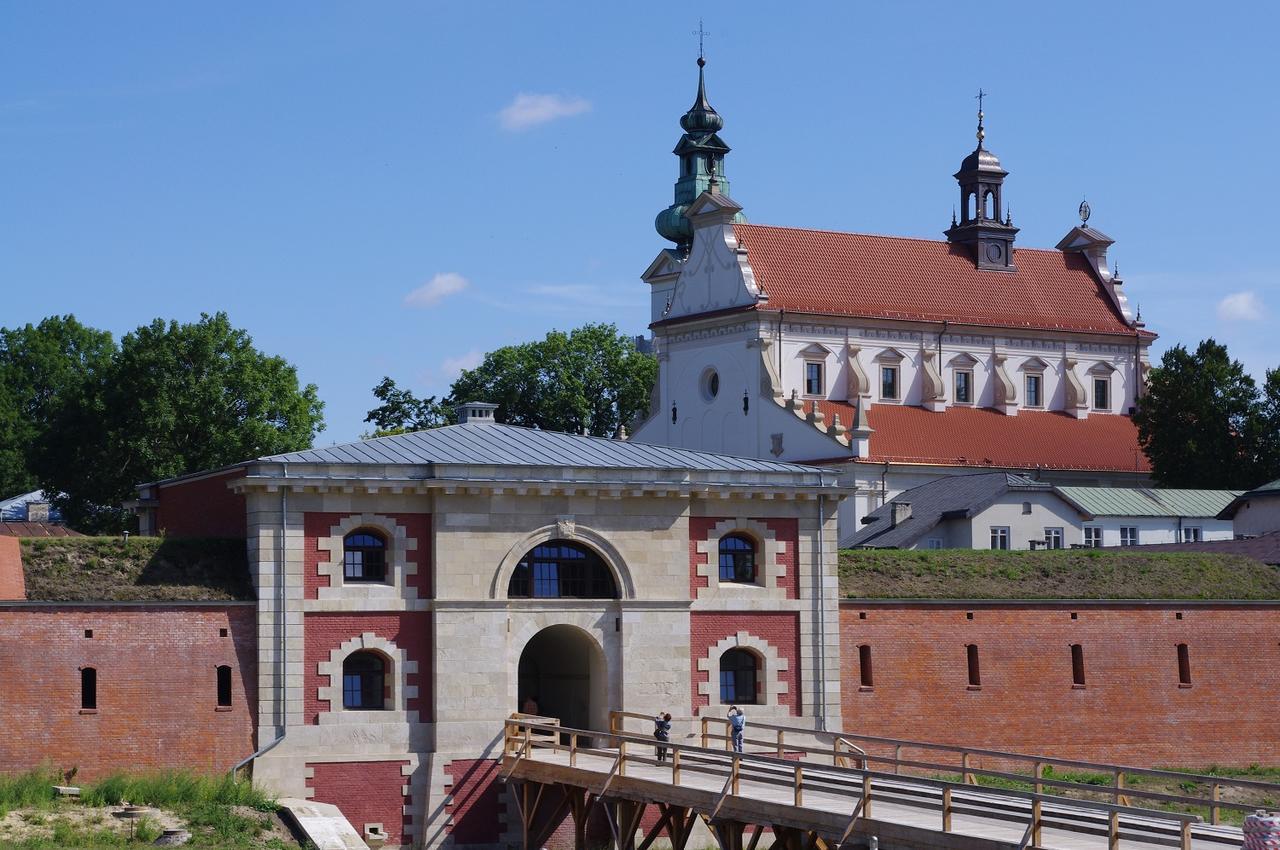 Pokoje Goscinne Osir Zamość Екстериор снимка